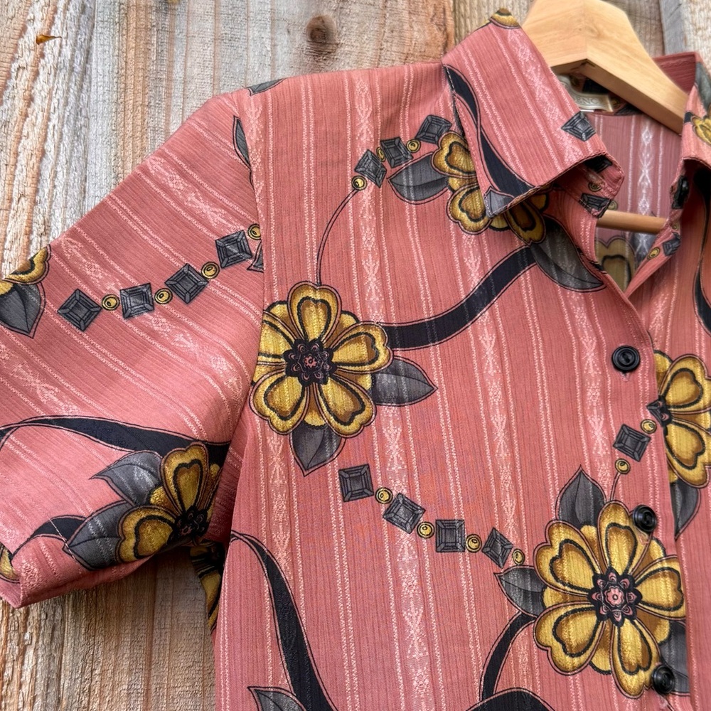 Vintage Mauve And Yellow Floral Button-Up Blouse 🌿 - Picture 3 of 8